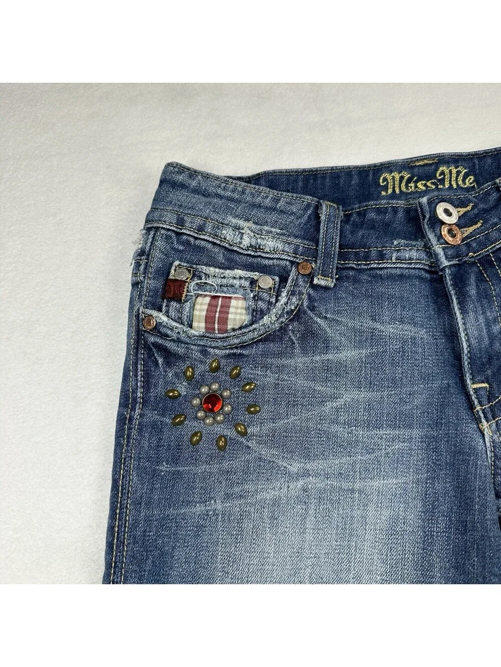 Miss Me Womens Denim Distressed Frayed Hem Plaid Jewel Stud Bermuda Shorts 27